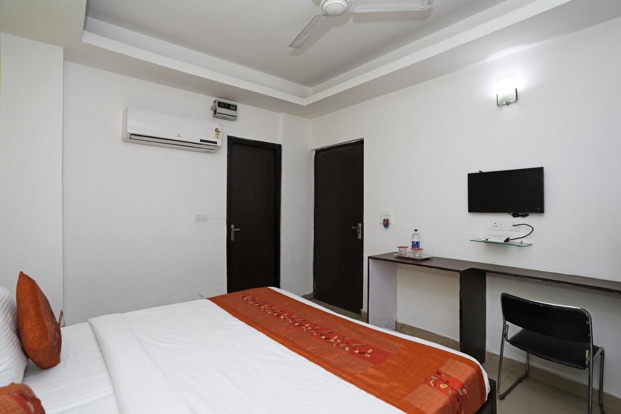 Oyo 11392 The Hotel Grand Hospitality Noida Exterior photo