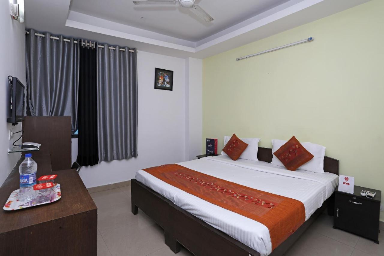 Oyo 11392 The Hotel Grand Hospitality Noida Exterior photo