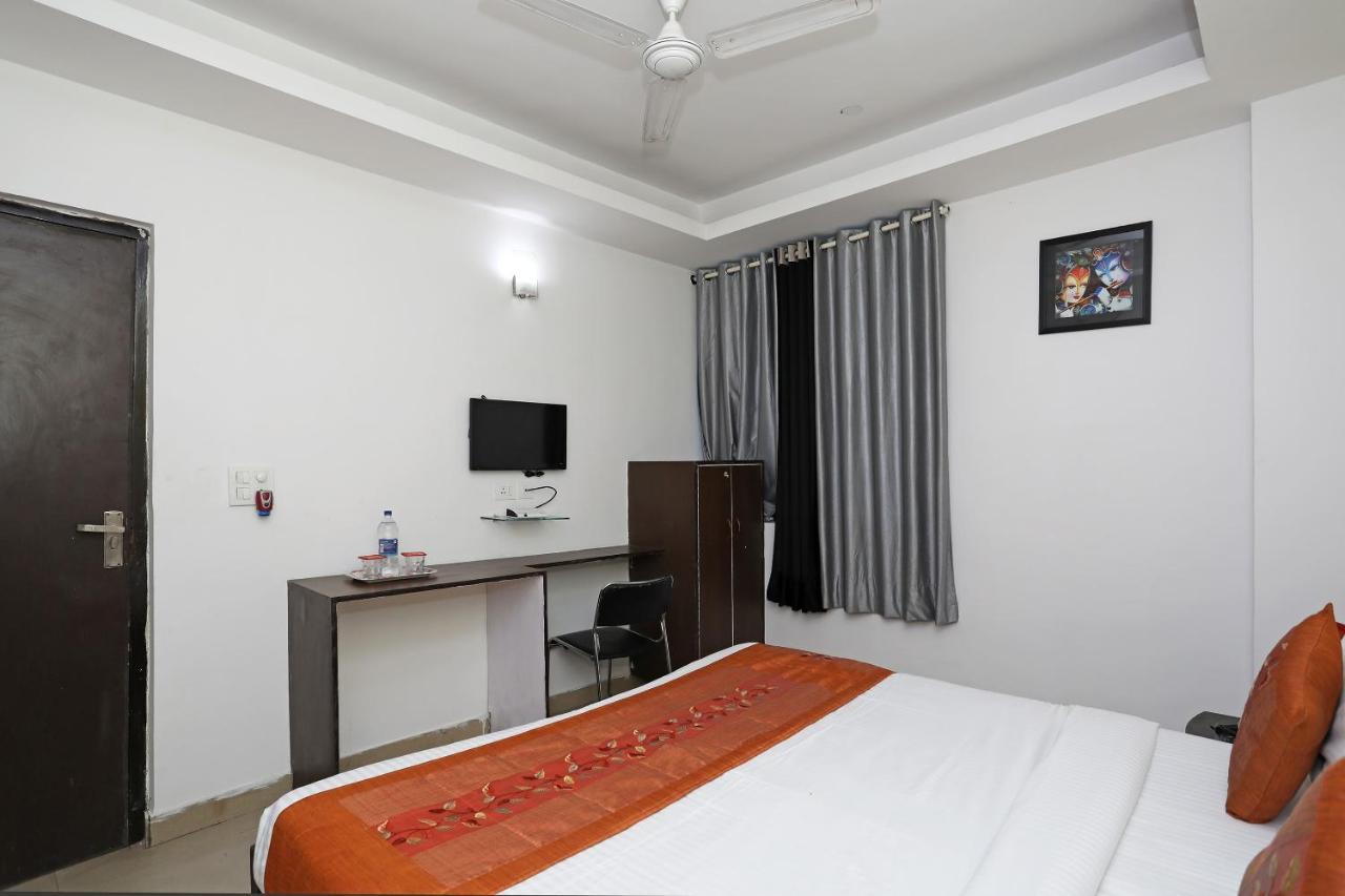 Oyo 11392 The Hotel Grand Hospitality Noida Exterior photo