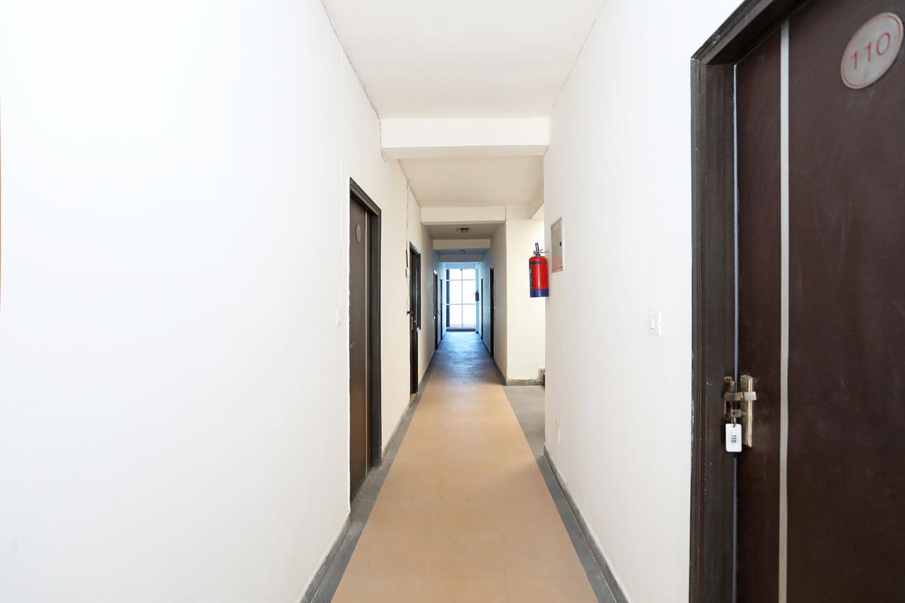 Oyo 11392 The Hotel Grand Hospitality Noida Exterior photo