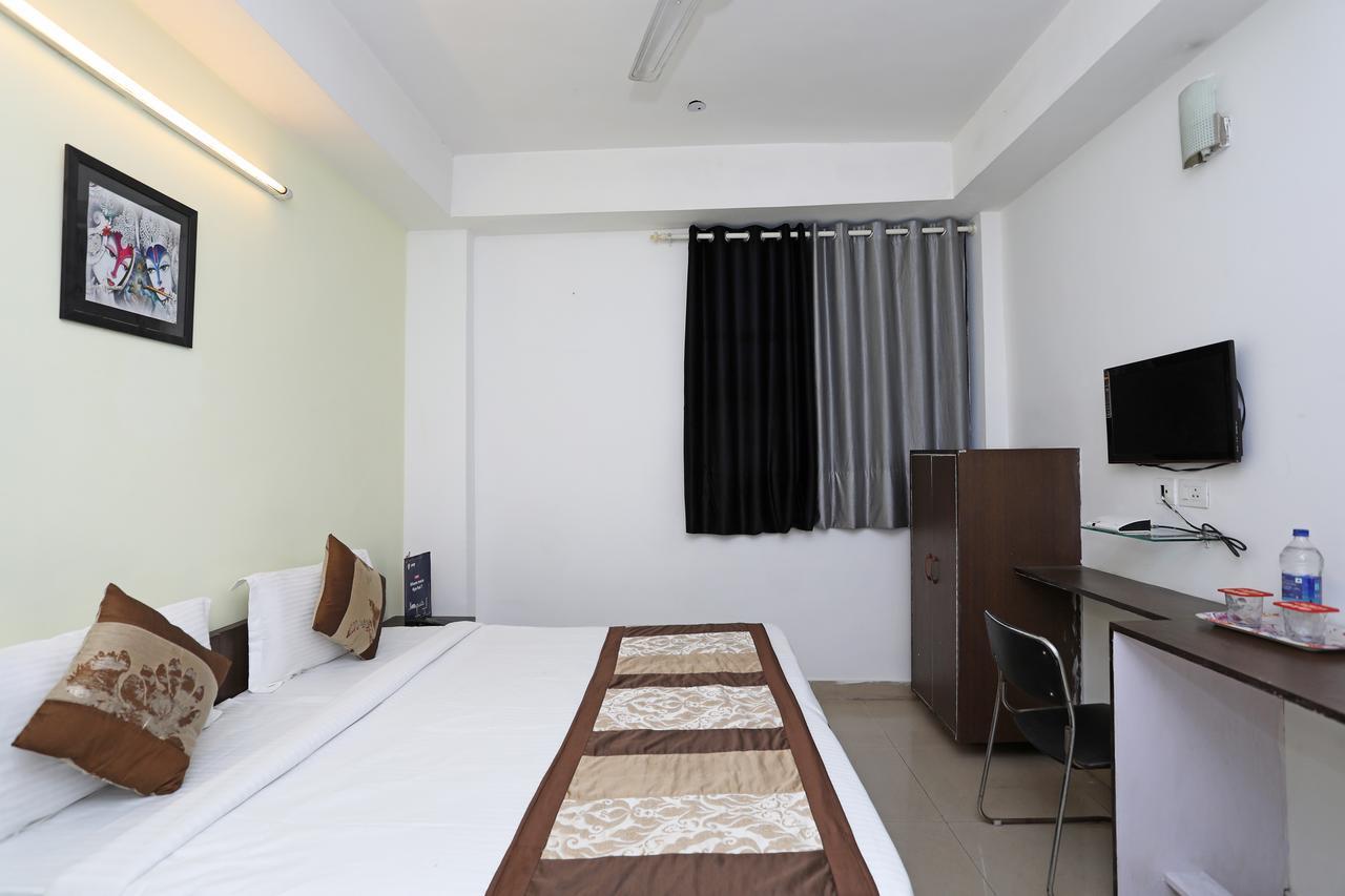 Oyo 11392 The Hotel Grand Hospitality Noida Exterior photo