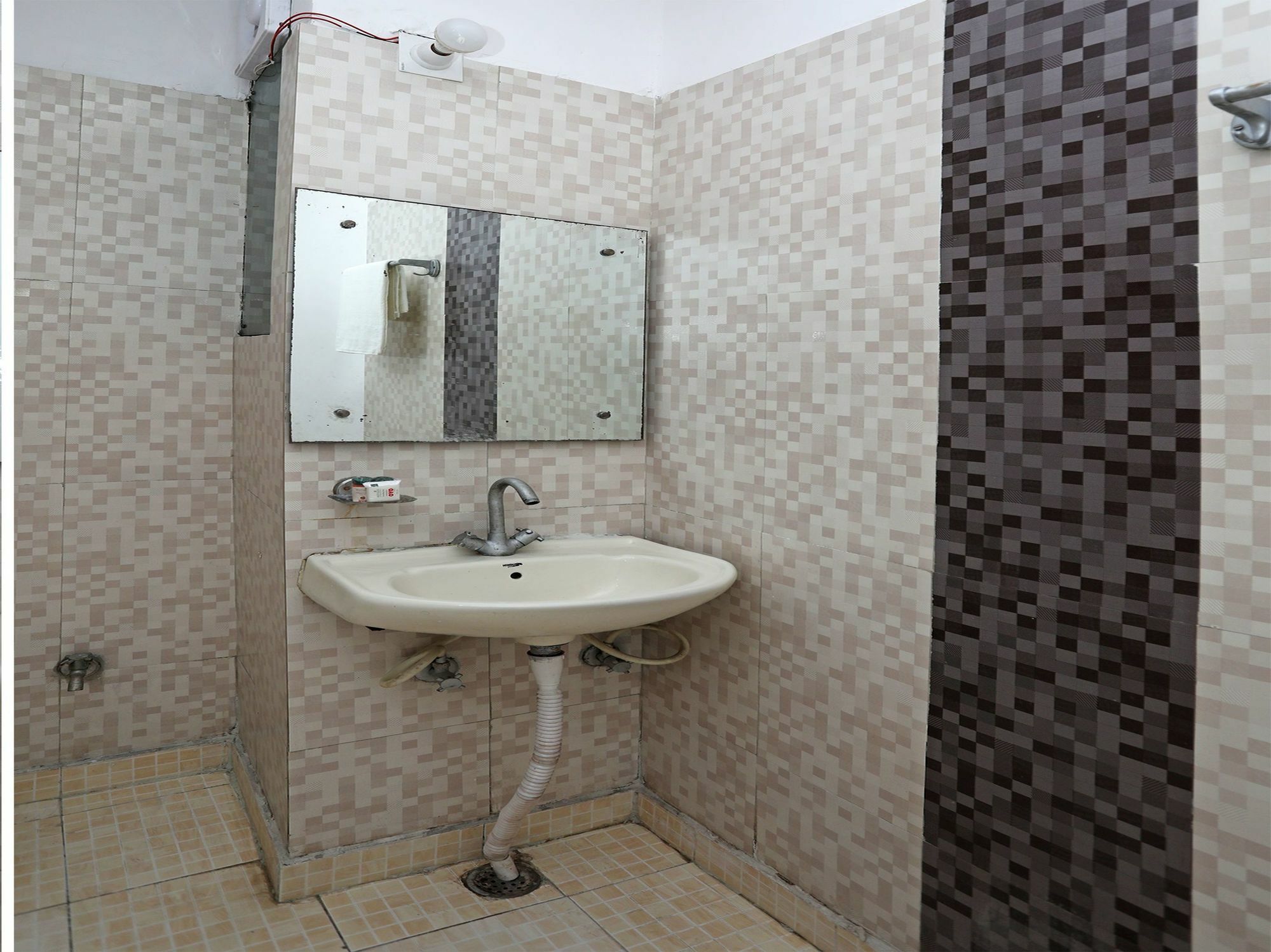 Oyo 11392 The Hotel Grand Hospitality Noida Exterior photo