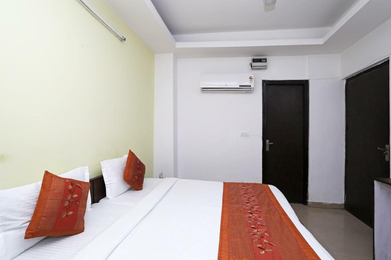 Oyo 11392 The Hotel Grand Hospitality Noida Exterior photo